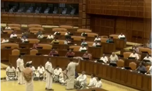 തുടർച്ചയായ പ്രതിപക്ഷ പ്രതിഷേധം; നിയമസഭ നാളെ പിരിയും