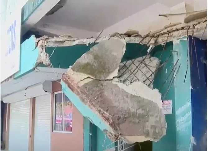 വലിയങ്ങാടി അപകടത്തിന് കാരണം കോർപറേഷന്റെയും ഉദ്യോഗസ്ഥരുടെയും അനാസ്ഥ വലിയങ്ങാടി അപകടത്തിന് കാരണം കോർപറേഷന്റെയും ഉദ്യോഗസ്ഥരുടെയും അനാസ്ഥ