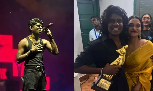 റാപ്പര് വേടന് ഇന്ന് വിവാഹിതനാകും; സുഹൃത്തായ നവമി ലതയാണ് വധു റാപ്പര് വേടന് ഇന്ന് വിവാഹിതനാകും; സുഹൃത്തായ നവമി ലതയാണ് വധു