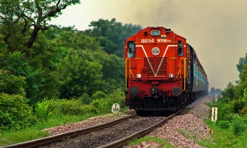 കേരളത്തിലൂടെ ഓടുന്ന മൂന്ന് ട്രെയിനുകള്‍ക്ക് പുതിയ സ്റ്റോപ്പുകൾ അനുവദിച്ച് ഇന്ത്യന്‍ റെയില്‍വേ