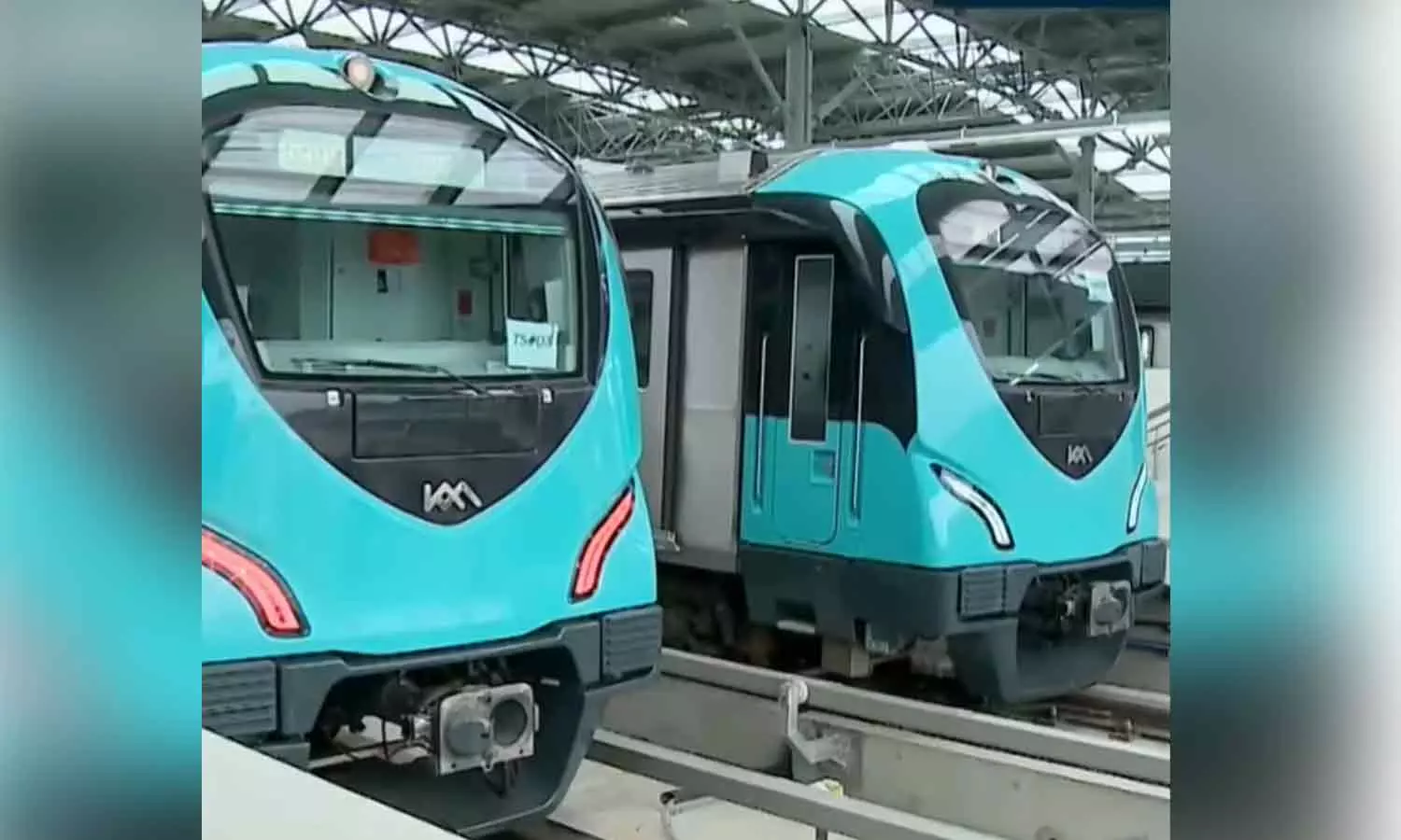 ട്രെയിനിന് സാങ്കേതിക തടസം; കൊച്ചി മെട്രോ സർവീസിൽ തടസം നേരിടുന്നു ട്രെയിനിന് സാങ്കേതിക തടസം; കൊച്ചി മെട്രോ സർവീസിൽ തടസം നേരിടുന്നു