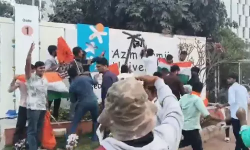 അസിം പ്രേംജി സര്വകലാശാലയില് എബിവിപി അക്രമം; വിദ്യാര്ഥികളെ മര്ദിച്ചു അസിം പ്രേംജി സര്വകലാശാലയില് എബിവിപി അക്രമം; വിദ്യാര്ഥികളെ മര്ദിച്ചു