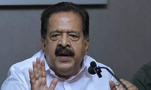 ഉദ്യോഗസ്ഥർക്ക് പുറമെ പൊതുജനങ്ങളുടെ വിവരങ്ങളും പിആർഡിക്ക് കൈമാറണം; മുഖ്യമന്ത്രിയുടെ ഓഫീസ് നൽകിയ കത്ത് പുറത്തുവിട്ട്   രമേശ് ചെന്നിത്തല