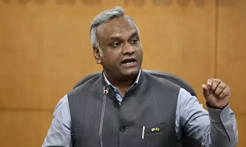 ബീഫ് സംഭാവന സ്വീകരിക്കുന്നതിൽ ബിജെപി സന്തുഷ്ടരാണ് ബീഫ് കഴിച്ചാൽ ദേശവിരുദ്ധരാക്കി തല്ലിക്കൊല്ലും: പ്രിയങ്ക് ഖാർഗെ ബീഫ് സംഭാവന സ്വീകരിക്കുന്നതിൽ ബിജെപി സന്തുഷ്ടരാണ് ബീഫ് കഴിച്ചാൽ ദേശവിരുദ്ധരാക്കി തല്ലിക്കൊല്ലും: പ്രിയങ്ക് ഖാർഗെ