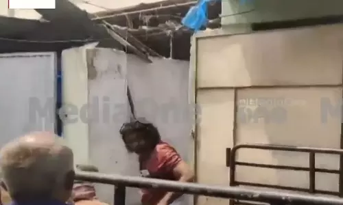 കോഴിക്കോട് വലിയങ്ങാടിയിൽ വീണ്ടും കെട്ടിടം തകർന്ന് അപകടം