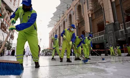 റമദാനിലെ ആദ്യ അഞ്ച് ദിവസം; മക്കയിൽ നിന്ന് നീക്കം ചെയ്തത് 43,000 ടൺ മാലിന്യം