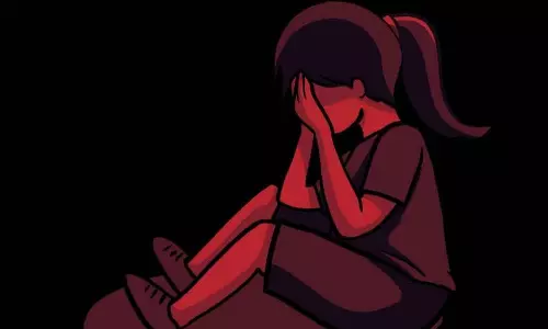 പത്താം ക്ലാസ് വിദ്യാർഥിനി പരീക്ഷക്കിടെ സകൂളിലെ ശുചിമുറിയിൽ പ്രസവിച്ചു