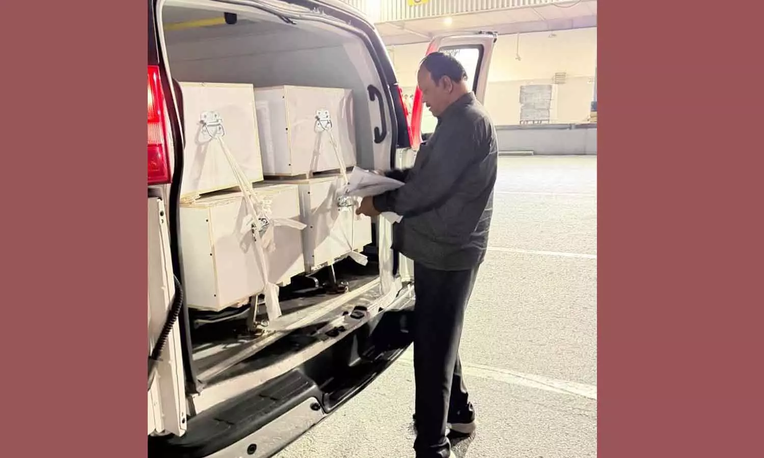 മകളുടെ കല്യാണത്തിന് നാട്ടിലേക്ക് മടങ്ങാൻ പെട്ടി കെട്ടിവെച്ചു, അത്താഴം കഴിച്ചു കിടന്നയാൾ പിന്നെ എണീറ്റില്ല; കുറിപ്പ് പങ്കുവെച്ച് അഷ്റഫ് താമരശ്ശേരി മകളുടെ കല്യാണത്തിന് നാട്ടിലേക്ക് മടങ്ങാൻ പെട്ടി കെട്ടിവെച്ചു, അത്താഴം കഴിച്ചു കിടന്നയാൾ പിന്നെ എണീറ്റില്ല; കുറിപ്പ് പങ്കുവെച്ച് അഷ്റഫ് താമരശ്ശേരി