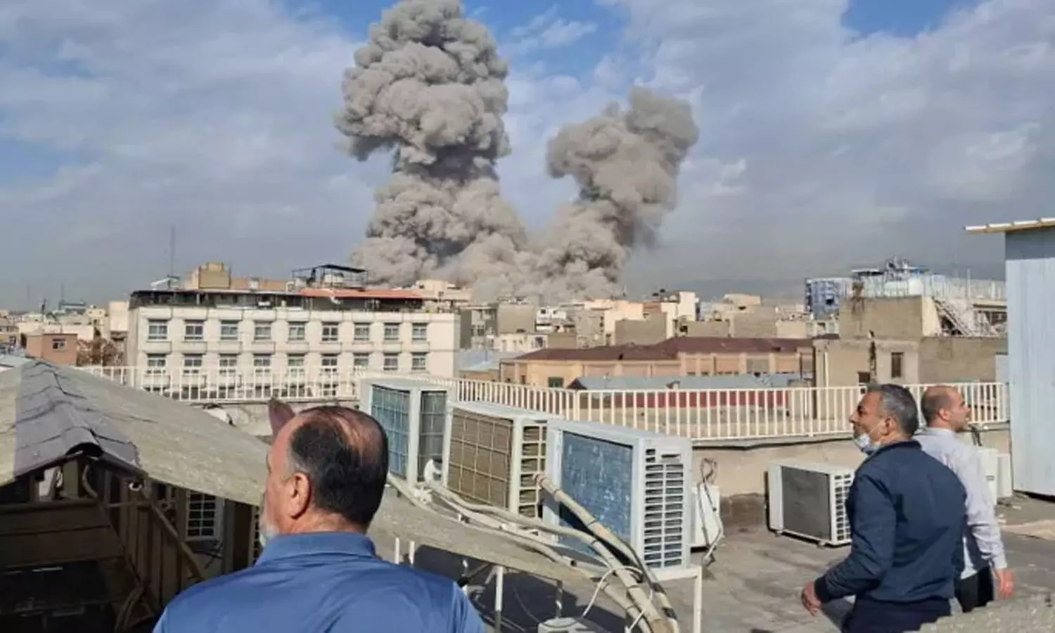 മേഖലയിലെ എല്ലാ യുഎസ്, ഇസ്രായേൽ ആസ്തികളും ലക്ഷ്യമെന്ന് ഇറാൻ; പശ്ചിമേഷ്യ യുദ്ധഭീതിയിൽ മേഖലയിലെ എല്ലാ യുഎസ്, ഇസ്രായേൽ ആസ്തികളും ലക്ഷ്യമെന്ന് ഇറാൻ; പശ്ചിമേഷ്യ യുദ്ധഭീതിയിൽ