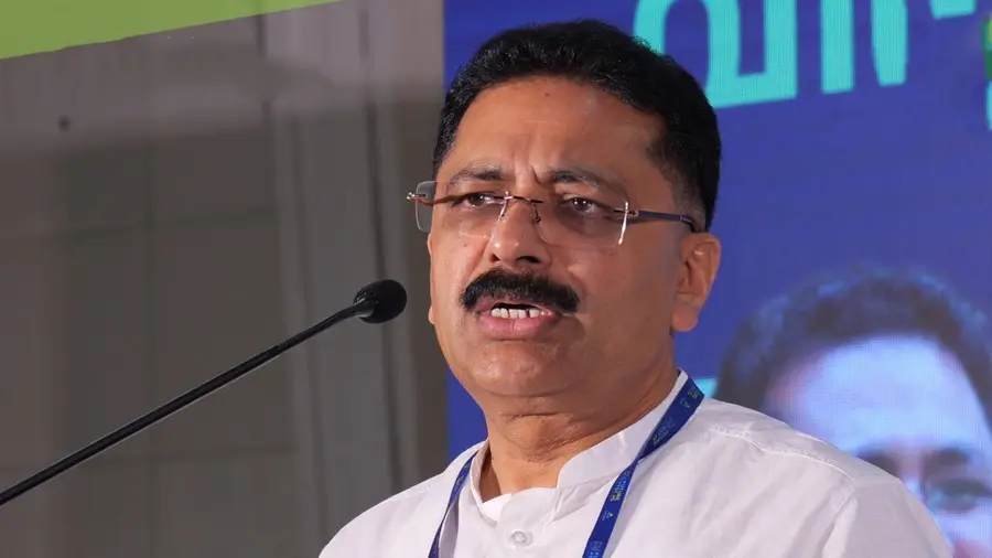 മുണ്ടക്കൈ പുനരധിവാസം; പകുതി വാഗ്ദാനം പാലിച്ച ലീഗിന് പകുതി നന്ദി, കോൺഗ്രസിൻ്റെ കാര്യം പറയാതിരിക്കലാണ് ഭേദം; പരിഹാസവുമായി കെ.ടി ജലീൽ