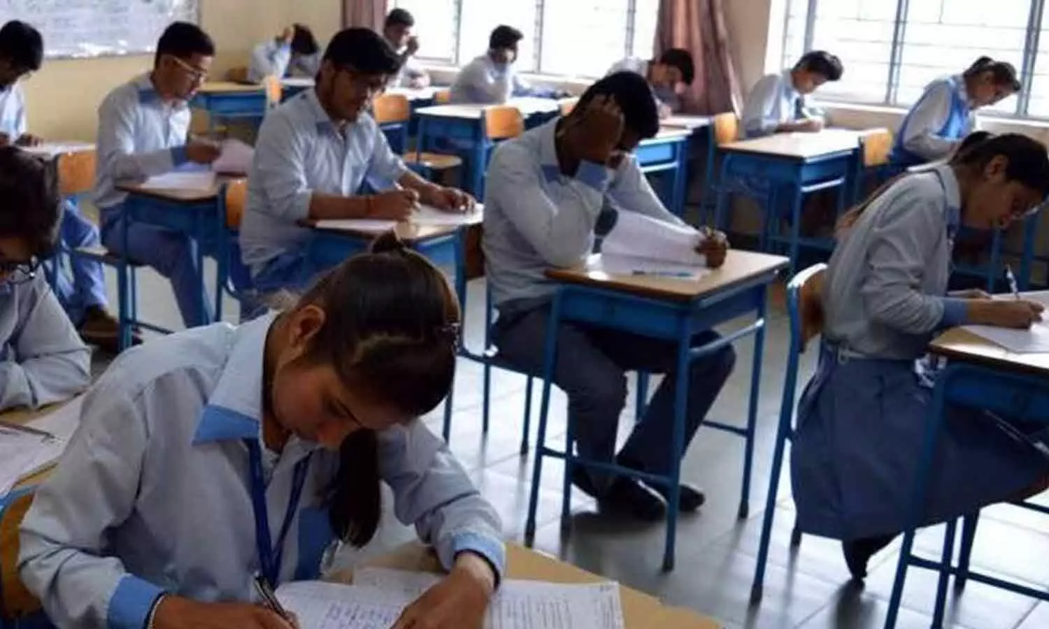 പശ്ചിമേഷ്യൻ സംഘർഷം; ഗൾഫ് രാജ്യങ്ങളിലെ എസ്എസ്എൽസി പരീക്ഷ മാറ്റും പശ്ചിമേഷ്യൻ സംഘർഷം; ഗൾഫ് രാജ്യങ്ങളിലെ എസ്എസ്എൽസി പരീക്ഷ മാറ്റും