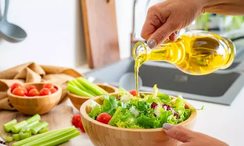 മികച്ച കൊളസ്ട്രോളിന് കഴിക്കേണ്ട ഭക്ഷണങ്ങൾ ഇവയാണ്; വിദഗ്ധർ പറയുന്നതിങ്ങനെ മികച്ച കൊളസ്ട്രോളിന് കഴിക്കേണ്ട ഭക്ഷണങ്ങൾ ഇവയാണ്; വിദഗ്ധർ പറയുന്നതിങ്ങനെ