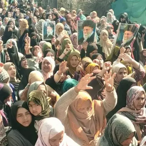 ഖാംനഈയുടെ കൊലപാതകം; കശ്മീരിലും ലഖ്നൗവിലും വന് പ്രതിഷേധം, തെരുവിലിറങ്ങി ജനങ്ങൾ