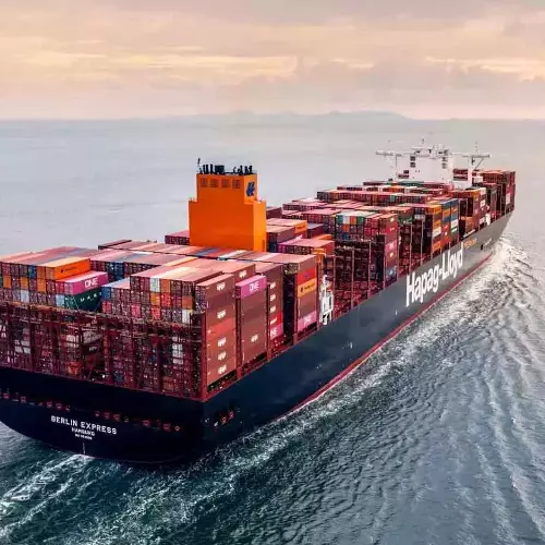 ഹോര്മുസ് കടലിടുക്ക് വഴിയുള്ള യാത്ര റദ്ദാക്കി ഷിപ്പിങ് കമ്പനികള്; ഇറാൻ-ഇസ്രായേൽ യുദ്ധം ഇന്ത്യക്കാരെ എങ്ങനെ ബാധിക്കും