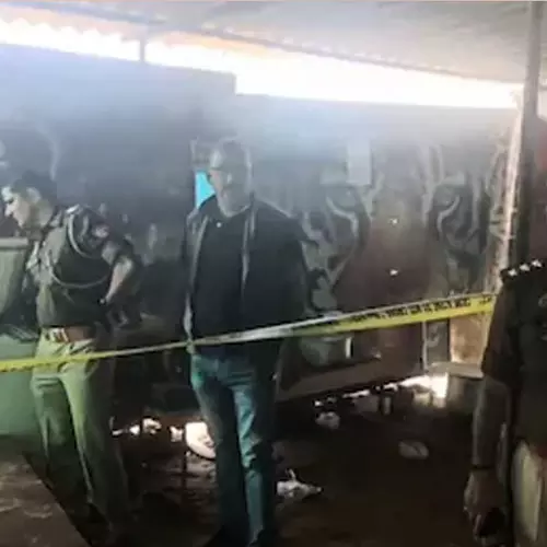 ബിരിയാണി കടയിലെ ഫ്രീസറിനുള്ളിൽ യുവാവിൻ്റെ മൃതദേഹം; പരിഭ്രാന്തരായി നാട്ടുകാർ