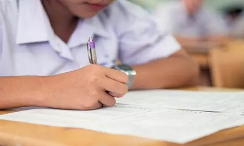 ഗൾഫിലെ എസ്എസ്എൽസി , പ്ലസ് ടു പരീക്ഷകൾ മാറ്റിയേക്കും ഗൾഫിലെ എസ്എസ്എൽസി , പ്ലസ് ടു പരീക്ഷകൾ മാറ്റിയേക്കും