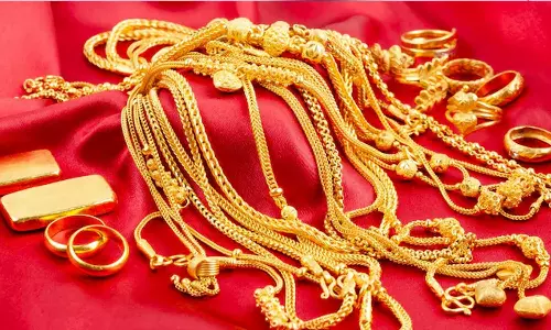 സ്വര്‍ണവിലയില്‍ ട്വിസ്റ്റ്; കേരളത്തില്‍  കുറഞ്ഞത് 2400 രൂപ
