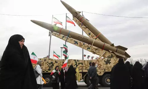 ഡ്രോണുകളും മിസൈലുകളും മുതൽ ഹോർമുസ് കടലിടുക്ക് വരെ; തിരിച്ചടിയിൽ ഇറാന് കരുത്ത് പകരുന്ന ആയുധങ്ങൾ ഡ്രോണുകളും മിസൈലുകളും മുതൽ ഹോർമുസ് കടലിടുക്ക് വരെ; തിരിച്ചടിയിൽ ഇറാന് കരുത്ത് പകരുന്ന ആയുധങ്ങൾ