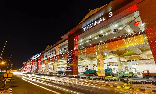 കൊച്ചിയിൽ നിന്ന് മസ്കത്തിലേക്ക് വിമാന സർവീസ് പുനരാരംഭിച്ചു; കണ്ണൂരും കരിപ്പൂരും സര്വീസുകള് റദ്ദ് ചെയ്തു കൊച്ചിയിൽ നിന്ന് മസ്കത്തിലേക്ക് വിമാന സർവീസ് പുനരാരംഭിച്ചു; കണ്ണൂരും കരിപ്പൂരും സര്വീസുകള് റദ്ദ് ചെയ്തു