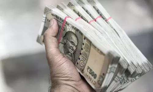 പണമായി എത്ര രൂപ വീട്ടില് സൂക്ഷിക്കാം? നിയമവിരുദ്ധമാകുന്നത് എപ്പോള്? ഇക്കാര്യങ്ങള് ശ്രദ്ധിക്കാം പണമായി എത്ര രൂപ വീട്ടില് സൂക്ഷിക്കാം? നിയമവിരുദ്ധമാകുന്നത് എപ്പോള്? ഇക്കാര്യങ്ങള് ശ്രദ്ധിക്കാം