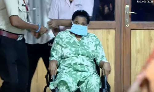 എന്റെ അവസ്ഥ നാളെ ഒരു സ്ത്രീകൾക്കും ഉണ്ടാവാൻ പാടില്ല: വയറ്റിൽ കത്രിക കുടുങ്ങി ചികിത്സയിലായിരുന്ന ഉഷ ജോസഫ് ആശുപത്രി വിട്ടു എന്റെ അവസ്ഥ നാളെ ഒരു സ്ത്രീകൾക്കും ഉണ്ടാവാൻ പാടില്ല: വയറ്റിൽ കത്രിക കുടുങ്ങി ചികിത്സയിലായിരുന്ന ഉഷ ജോസഫ് ആശുപത്രി വിട്ടു