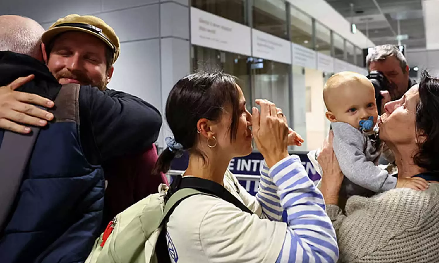 Americans in UAE encouraged to leave via flights, Oman, Saudi border amid Iran conflict Americans in UAE encouraged to leave via flights, Oman, Saudi border amid Iran conflict