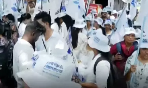 അടിസ്ഥാന ശമ്പളം 40,000 രൂപ ആക്കണം; സെക്രട്ടറിയേറ്റ് മാർച്ച് നടത്തി സ്വകാര്യ ആശുപത്രി നഴ്സുമാർ