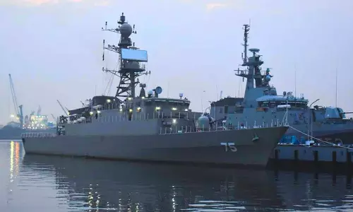 ശ്രീലങ്കൻ തീരത്ത് ഇറാനിയൻ കപ്പൽ യുഎസ് മുങ്ങിക്കപ്പൽ ഉപയോഗിച്ച് തകർത്തു; 101 പേർക്കായി തിരച്ചിൽ