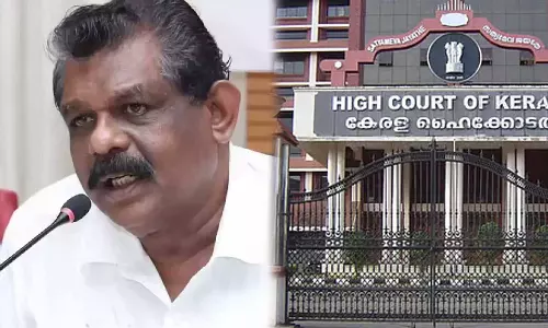 ആന്റണി രാജുവാണ് തൊണ്ടിമുതലില് കൃത്രിമം കാട്ടിയത് എന്നതിന് എന്താണ് തെളിവ്?; പ്രോസിക്യൂഷനോട് ചോദ്യങ്ങളുമായി ഹൈക്കോടതി ആന്റണി രാജുവാണ് തൊണ്ടിമുതലില് കൃത്രിമം കാട്ടിയത് എന്നതിന് എന്താണ് തെളിവ്?; പ്രോസിക്യൂഷനോട് ചോദ്യങ്ങളുമായി ഹൈക്കോടതി