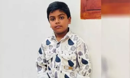 ഓട്ടോയിൽ നിന്നിറങ്ങി റോഡ് മുറിച്ചു കടക്കുന്നതിനിടെ സ്കൂള്‍ വാനിടിച്ച് ആറാംക്ലാസുകാരന് ദാരുണാന്ത്യം