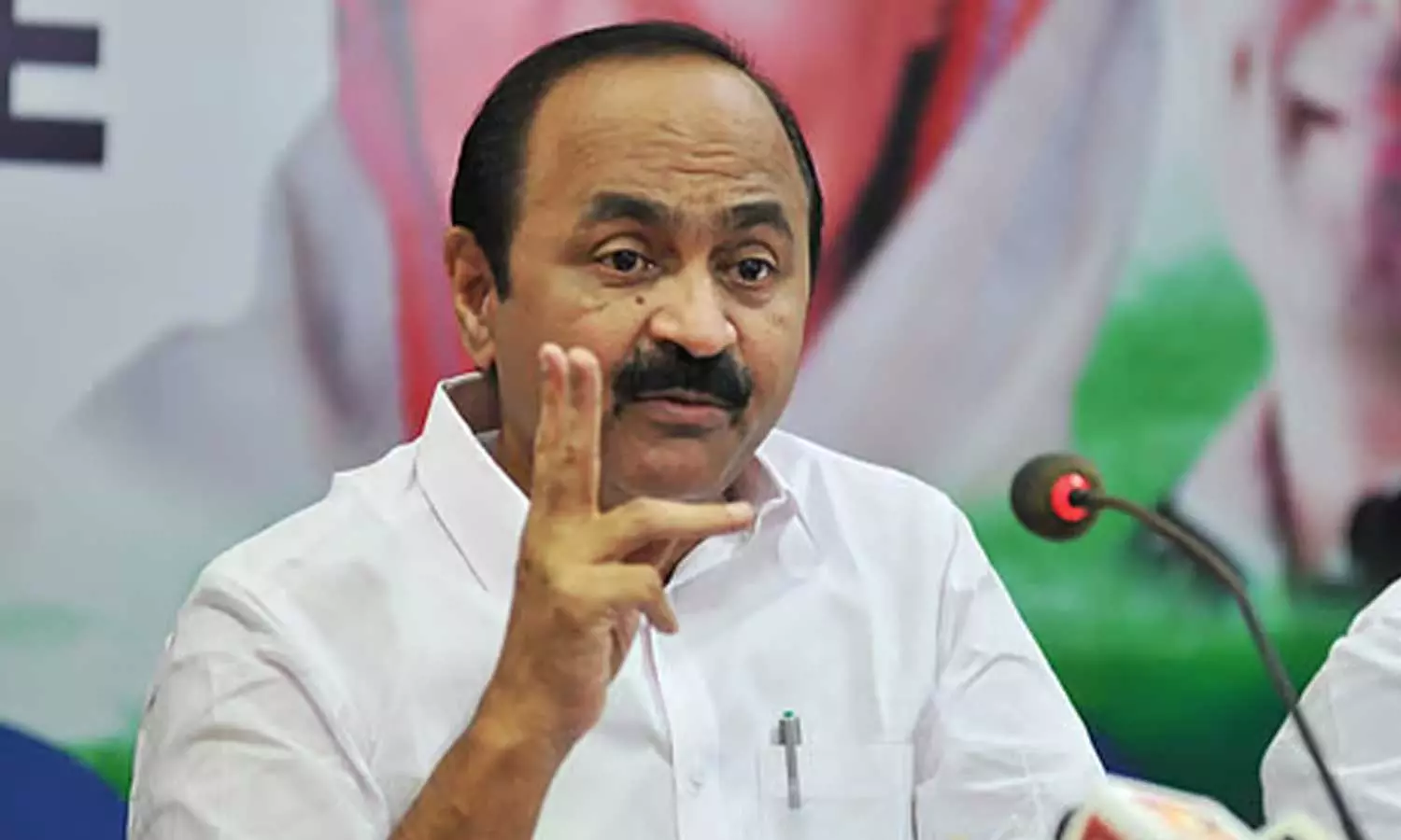 മുന് സര്ക്കാരിനെതിരെ കുറ്റം പറയലല്ല പിആര്ഡിയുടെ പണി, ചട്ടലംഘനത്തിന് കൂട്ടുനിന്ന ഉദ്യോഗസ്ഥർ മറുപടി പറയേണ്ടിവരും: പ്രതിപക്ഷ നേതാവ് മുന് സര്ക്കാരിനെതിരെ കുറ്റം പറയലല്ല പിആര്ഡിയുടെ പണി, ചട്ടലംഘനത്തിന് കൂട്ടുനിന്ന ഉദ്യോഗസ്ഥർ മറുപടി പറയേണ്ടിവരും: പ്രതിപക്ഷ നേതാവ്