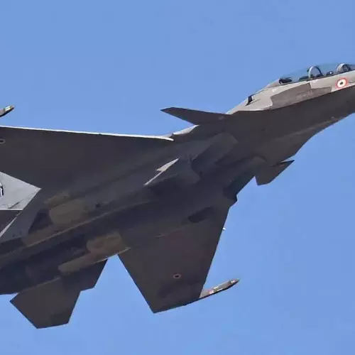 സുഖോയ് യുദ്ധവിമാനം തകർന്നു വീണതായി സംശയം; പൈലറ്റിനെ കാണാനില്ല