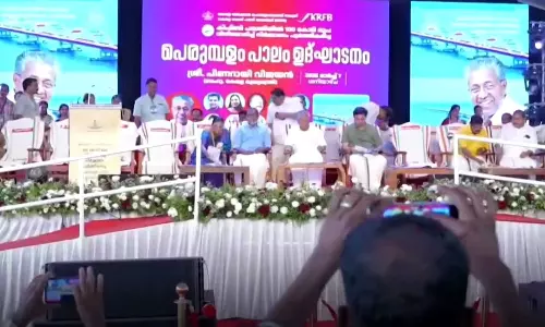 പെരുമ്പളം ദ്വീപ് നിവാസികളുടെ സ്വപ്‌നം സഫലമായി; പാലം നാടിന് സമർപ്പിച്ച് മുഖ്യമന്ത്രി