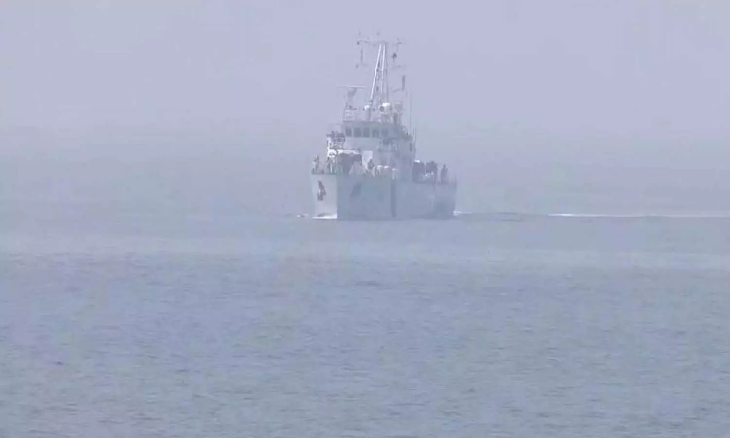 മത്സ്യബന്ധന ബോട്ടില് കപ്പലിടിച്ചുണ്ടായ അപകടം; അന്വേഷണത്തിന് ഉത്തരവിട്ട് ഷിപ്പിങ് ഡയറക്ടര് ജനറല് മത്സ്യബന്ധന ബോട്ടില് കപ്പലിടിച്ചുണ്ടായ അപകടം; അന്വേഷണത്തിന് ഉത്തരവിട്ട് ഷിപ്പിങ് ഡയറക്ടര് ജനറല്