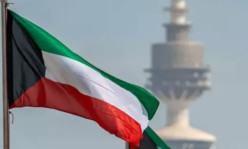 കുവൈത്ത് വിമാനത്താവളത്തിലെ ഇന്ധന ടാങ്കുകൾക്ക് നേരെ ഡ്രോൺ ആക്രമണം; വിജയകരമായി പ്രതിരോധിച്ചതായി കുവൈത്ത് ആർമി