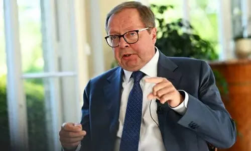 ഞങ്ങള്‍ നിഷ്പക്ഷരല്ല, ഇറാനെ പിന്തുണയ്ക്കുന്നു; യുകെയിലെ റഷ്യൻ അംബാസഡർ