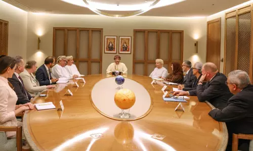 Oman Foreign Minister urges global pressure to halt war on Iran