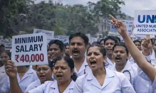 നഴ്‌സുമാരുടെ സമരത്തില്‍ ഒരു വിഭാഗം സ്വകാര്യ ആശുപത്രികളുമായി യുഎന്‍എ സമവായം; അഞ്ച് ആശുപത്രികള്‍ കരാര്‍ ഒപ്പിട്ടു