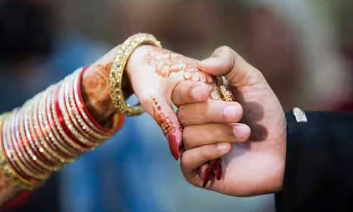 ഹൃദയാഘാതം മൂലം ഭര്‍ത്താവ് മരിച്ചു; 20-ാം നാൾ സുഹൃത്തുമായി വിവാഹം; ഞെട്ടിക്കുന്ന കൊലപാതകം തെളിഞ്ഞതിങ്ങനെ