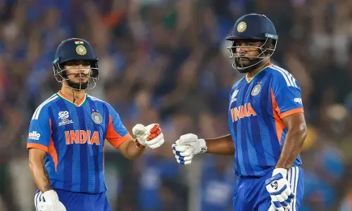 അടി, അടിയോടടി; ടി20 ലോകകപ്പ് ഫൈനലിൽ കിവീസിനെതിരെ 255 റൺസ് പടുത്തുയർത്തി ഇന്ത്യ അടി, അടിയോടടി; ടി20 ലോകകപ്പ് ഫൈനലിൽ കിവീസിനെതിരെ 255 റൺസ് പടുത്തുയർത്തി ഇന്ത്യ