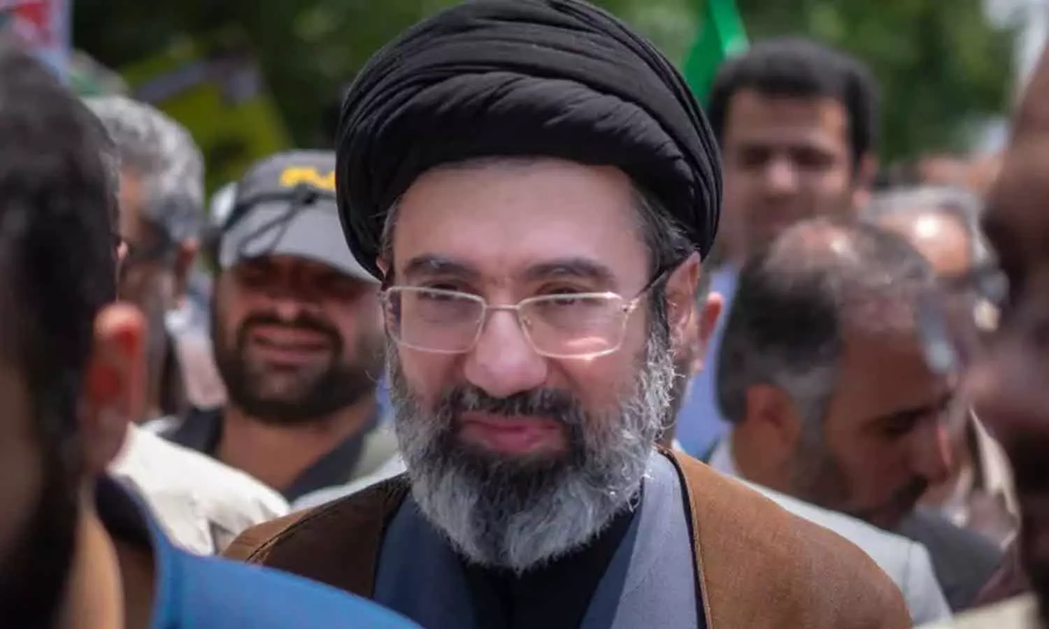 മുജ്തബ ഖാംനഈ ഇറാന്റെ പരമോന്നത നേതാവ് മുജ്തബ ഖാംനഈ ഇറാന്റെ പരമോന്നത നേതാവ്