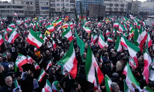 മുന്‍കൂട്ടി അറിയിക്കാതെ രാജ്യത്തിന് പുറത്തേക്ക് യാത്ര ചെയ്യരുത്: ഇന്ത്യക്കാര്‍ക്ക് മുന്നറിയിപ്പ് നല്‍കി ഇറാനിലെ ഇന്ത്യന്‍ എംബസി