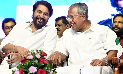 pinarayi vijayan apologise to mammootty