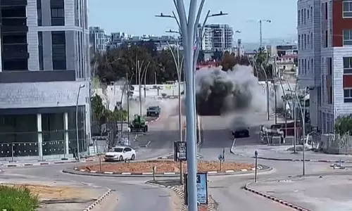 ഇറാന്റെ റോക്കറ്റ് ആക്രമണം: ഇസ്രായേലില്‍ ഒരാൾ കൊല്ലപ്പെട്ടു, പലയിടത്തും അപായ സൈറണുകൾ മുഴങ്ങുന്നു