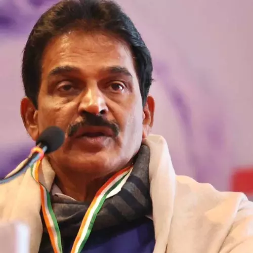 സി.സി മുകുന്ദന്റെ ആരോപണം സത്യമെങ്കിൽ അതീവ ഗുരുതരം, പരിശോധിക്കണം: കെ.സി വേണുഗോപാൽ