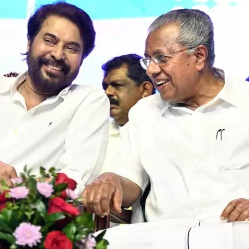 pinarayi vijayan apologise to mammootty