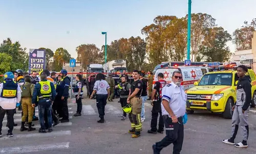 ഇസ്രായേലിൽ ഹിസ്ബുല്ലയുടെ വൻ മിസൈലാക്രമണം;  16 പേർക്ക് പരിക്കേറ്റെന്ന് സ്ഥിരീകരിച്ചു, നിരവധി കെട്ടിടങ്ങൾ തകർന്നു