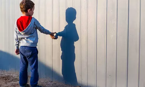 സ്‌കൂൾ ബാഗിനേക്കാൾ ഭാരം അവരുടെ മനസിലാണോ?; കുട്ടികളുടെ ചിരി മങ്ങുന്നതെവിടെയാണ്..?