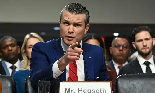 US defence secretary threatens to hit Iran harder if oil blocked