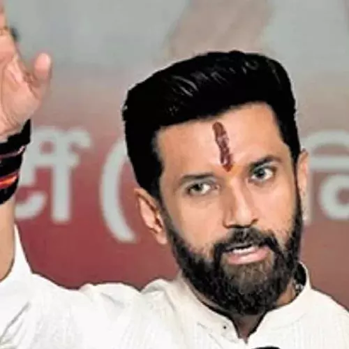 മോദി തന്റെ ഹനുമാനെ അനുഗ്രഹിച്ചു കഴിഞ്ഞു; ബിഹാറിൽ ചിരാഗ് പസ്വാന് വേണ്ടി പോസ്റ്ററുകൾ